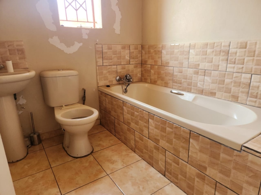 3 Bedroom Property for Sale in Geelhoutpark North West